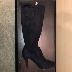 Tahari high heel boots size 7.5 black suede